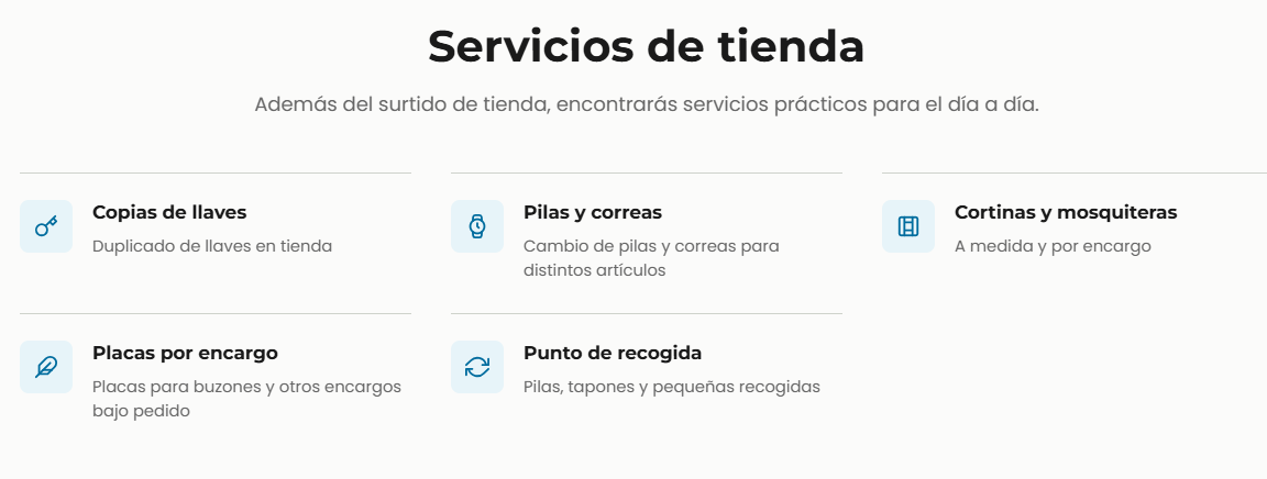 Sección de servicios de una tienda con copias de llaves, pilas, cortinas, placas y punto de recogida.